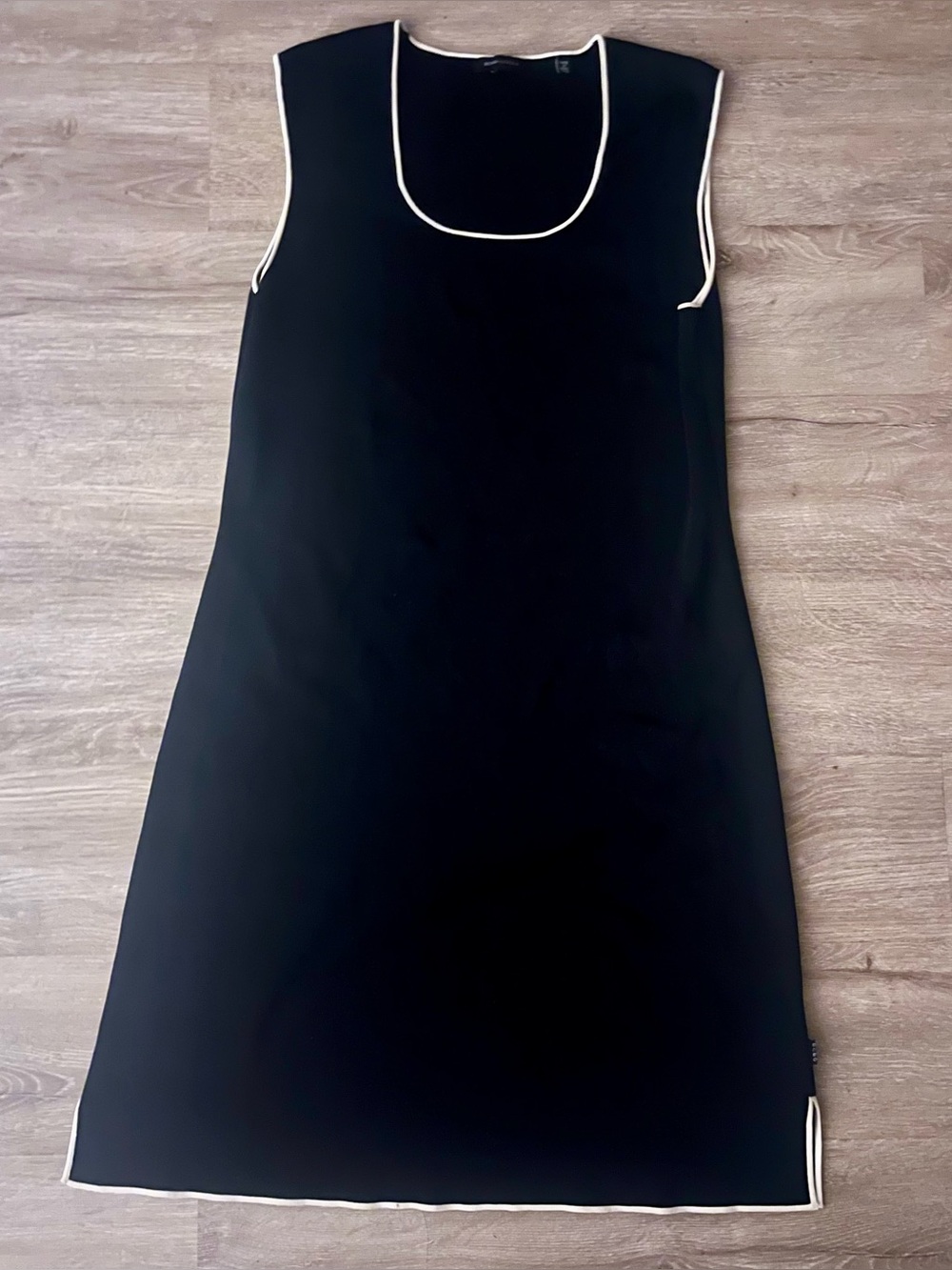 BCBGMAXAZRIA Black Sleeveless Knit Shift Dress White Trim XL